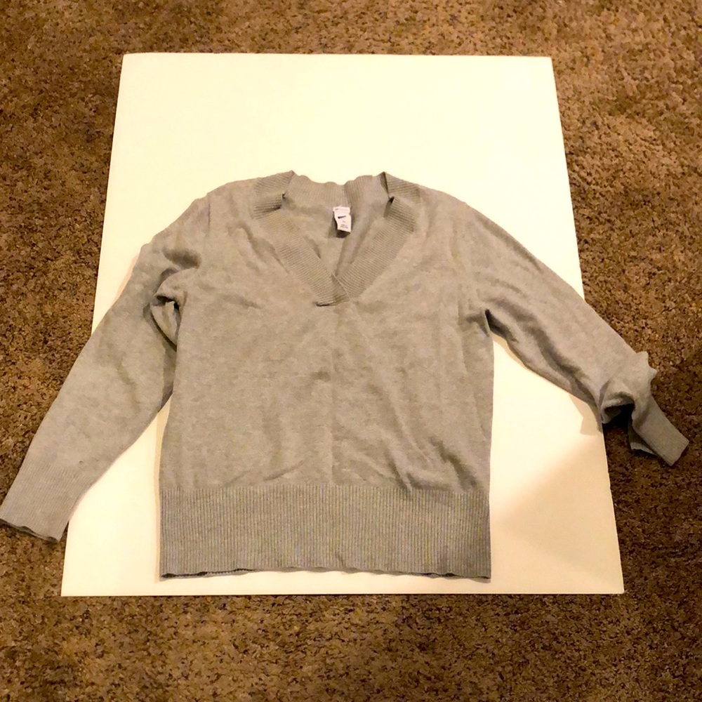 Women’s V Neck Sweater, Gray, Long Sleeved, Gap Stretch, Size Large, Collared